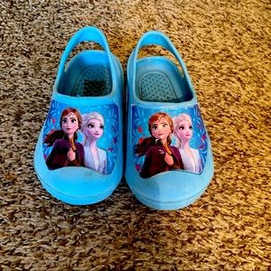 Frozen 2 Crocs